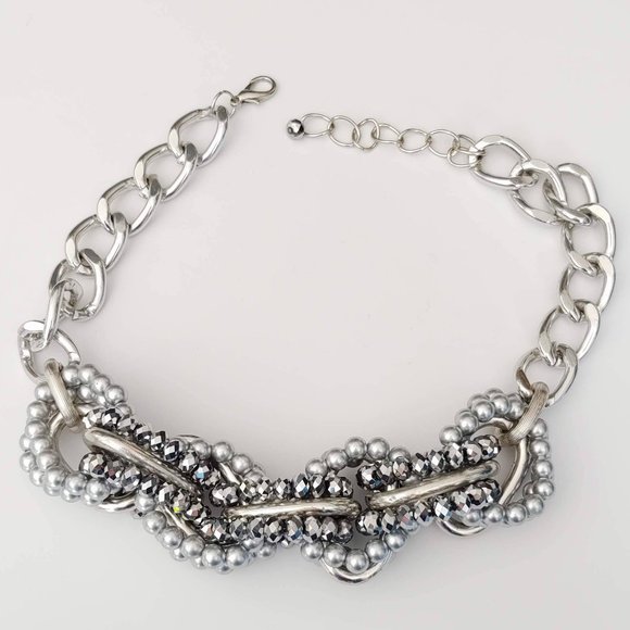 Dramatic silver link and beaded necklace - Picture 7 of 11